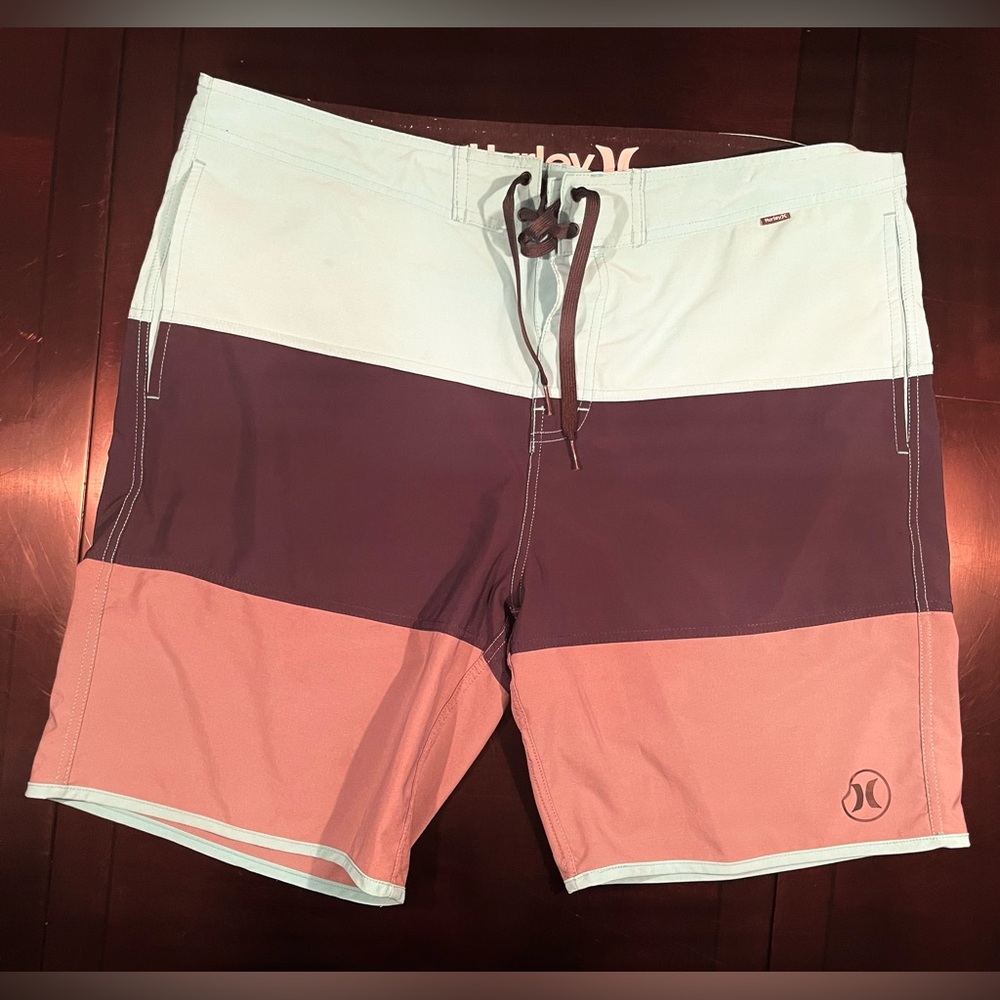 Classic Hurley Men's Blue Striped Board Shorts - Size 36W